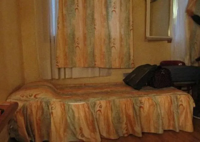 De Bourgogne Lägenhetshotell 3*