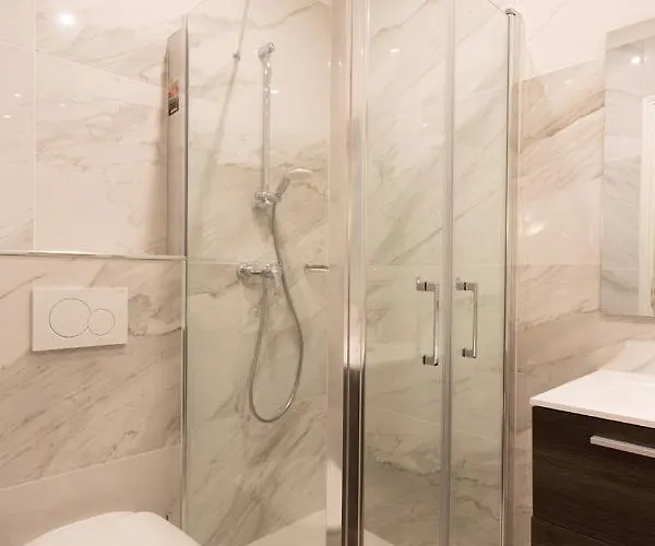 De Bourgogne Lägenhetshotell 3*