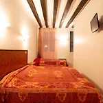 De Bourgogne Apartmanhotel 3*