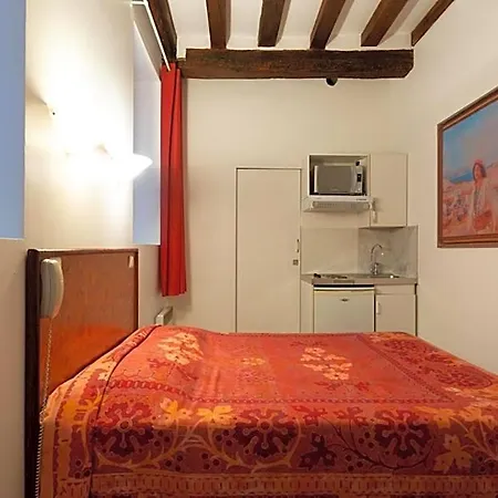 Apartmanhotel De Bourgogne 3*