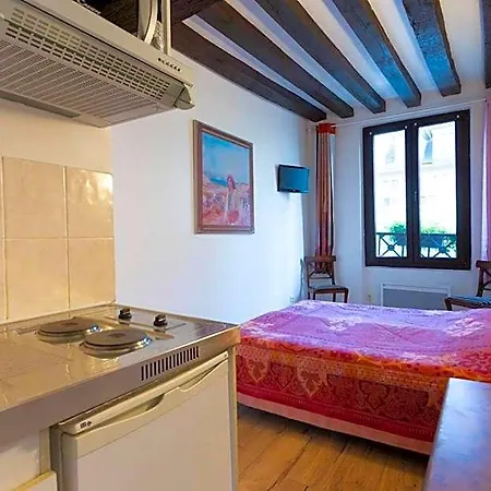 Apartmanhotel De Bourgogne 3*