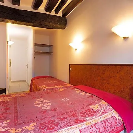 De Bourgogne Apartmanhotel 3*