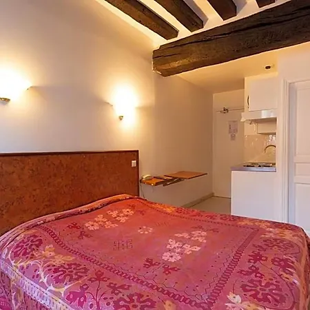 Hotel apartamentowy De Bourgogne Paryż
